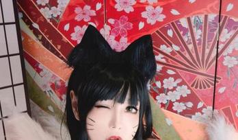 Kitkat Cosplay挑战和服：图集里的每一皱褶都充满好奇。